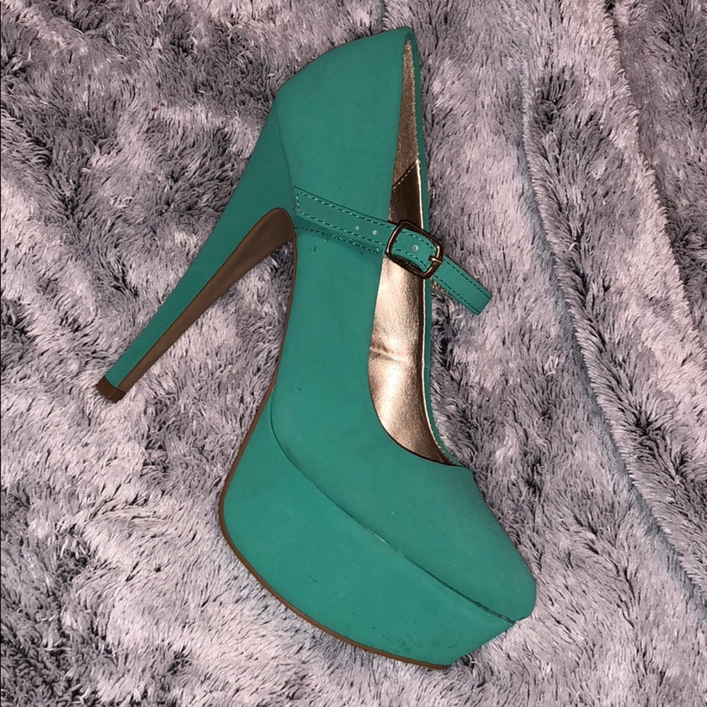Platform heels - Picture 2 of 2